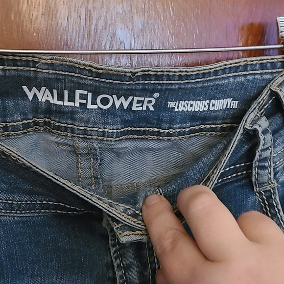 Wallflower women's jeans size 17 long - Picture 2 of 6